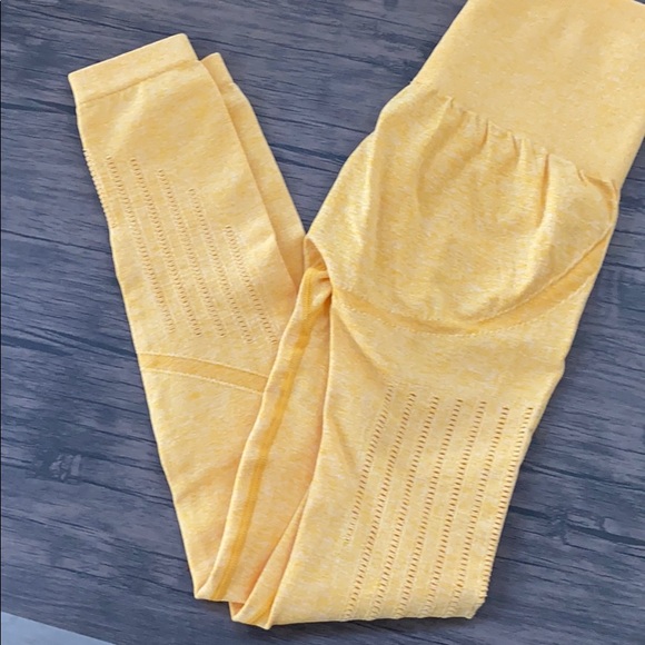 BNWOT Yellow leggings - Picture 2 of 2